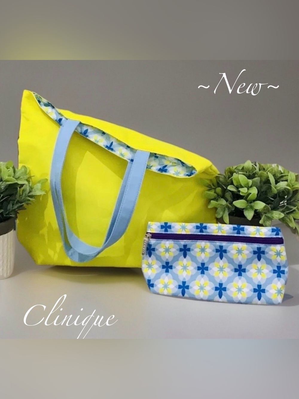 Clinique Tote Bag With Matching Cosmetic Case 🍃🆕🍃